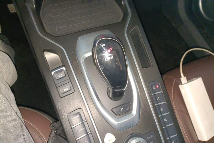 Used Wey VV6 2020 2.0T Two-Wheel Drive Smart Protection+