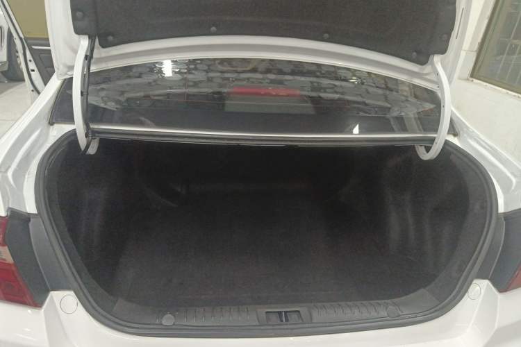 Used Geely Auto Vision 2019 Upgraded Model 1.5L Manual Luxury Version China VI Standard