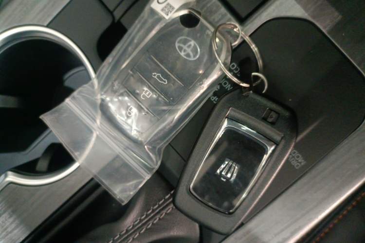 Used Toyota Crown Kluger 2026 Model 2.5L HEV All-Wheel-Drive Prestige Edition Vehicle Key