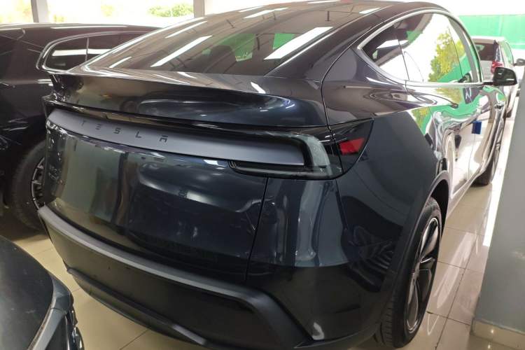 Used Tesla Model Y 2026 Long-Range All-Wheel-Drive Model