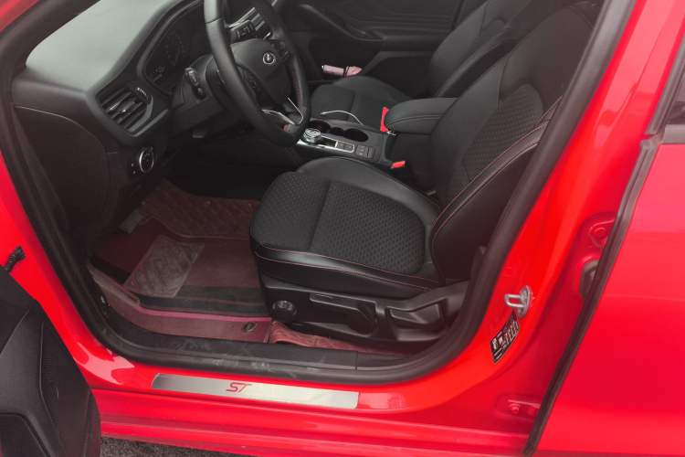 Used Ford Focus 2020 Hatchback EcoBoost 180 Automatic ST Line Left Front Seat