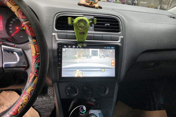 Used Volkswagen Polo 2013 1.6L Automatic Comfort Edition Audio And AC Panel