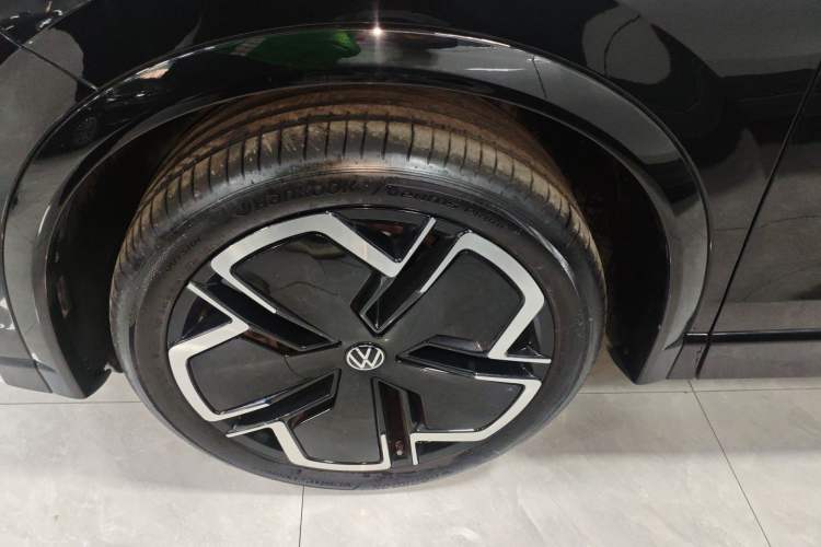 Used Volkswagen Tiguan L 2024 PRO 330TSI Two-Wheel Drive R-Line Prestige Edition