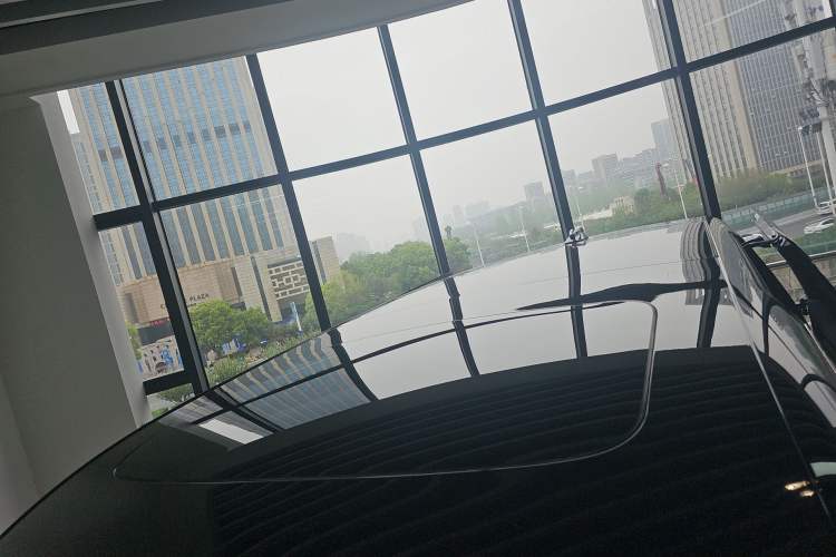 Used Volvo EM90 2025 Ultra Six-Seater Roof