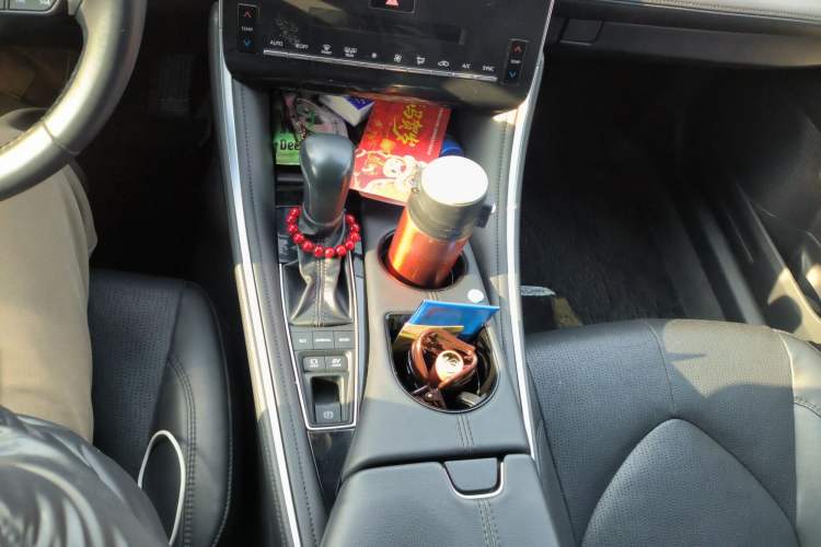 Used Toyota Avalon 2023 Dual-Engine 2.5L Luxury Edition