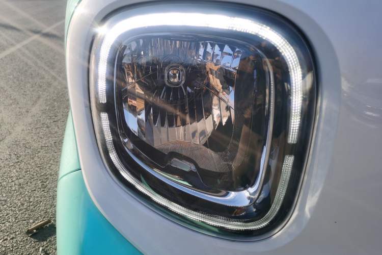 Used Bestune Pony 2025 222km Range Agile Horse Right Front Headlight