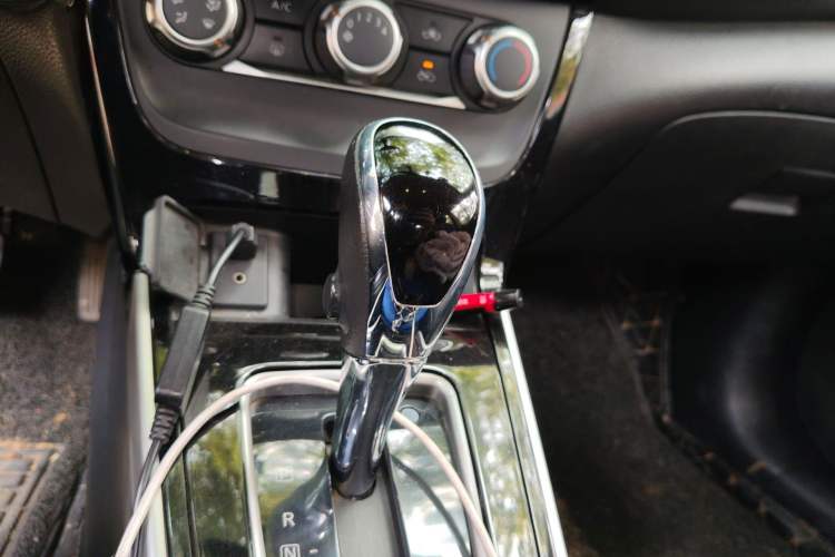 Used Nissan Sylphy 2018 1.6XV CVT Deluxe Edition Gear Lever