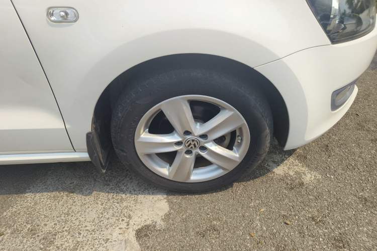 Used Volkswagen Polo 2011 1.6L Manual ZhiShang Edition
