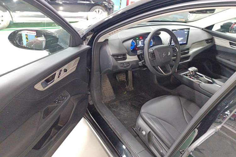 Used Hongqi E-QM5 2024 500km Range Edition
