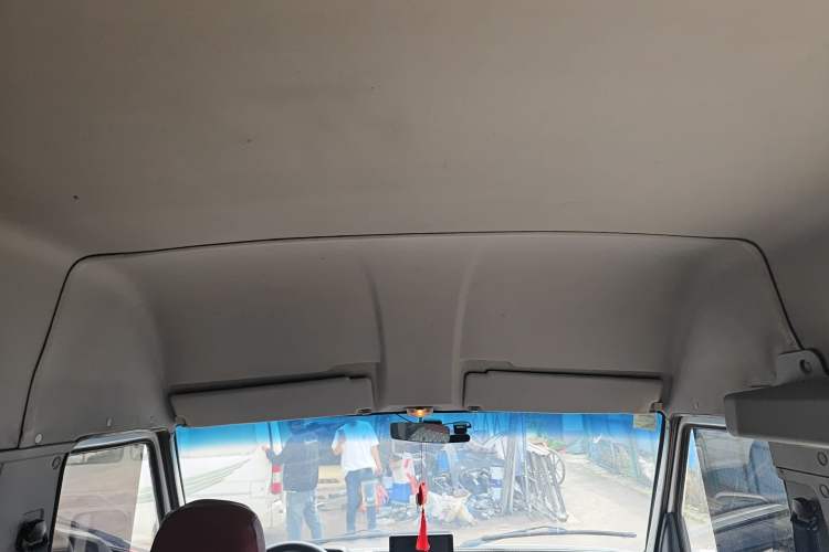 Used Iveco Daily 2023 2.5T A37M1 Long Wheelbase Mid-Roof Dual-Tire Side-Sliding Doors 5-9 Seats