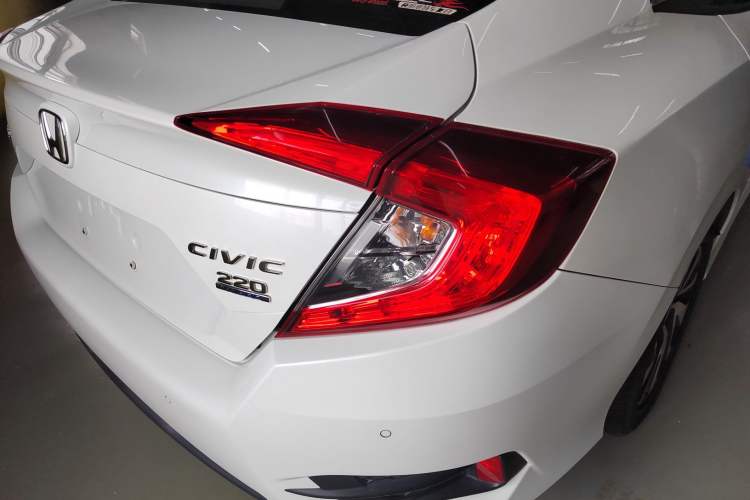 Used Honda Civic 2016 220TURBO CVT Luxury Edition
