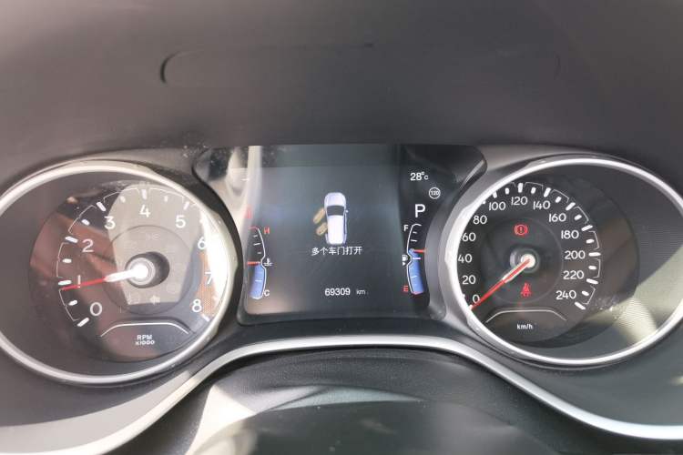 Used Jeep Compass 2017 200T Automatic Family Edition
