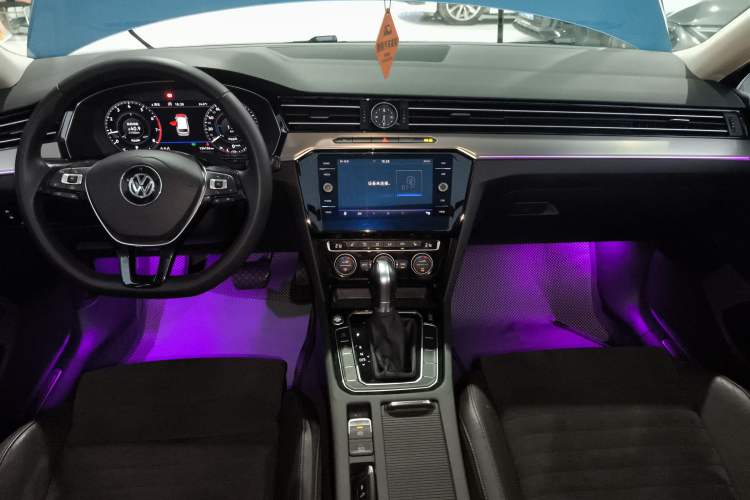 Used Volkswagen Variant 2018 380TSI Two-Wheel Drive Comfort Edition
