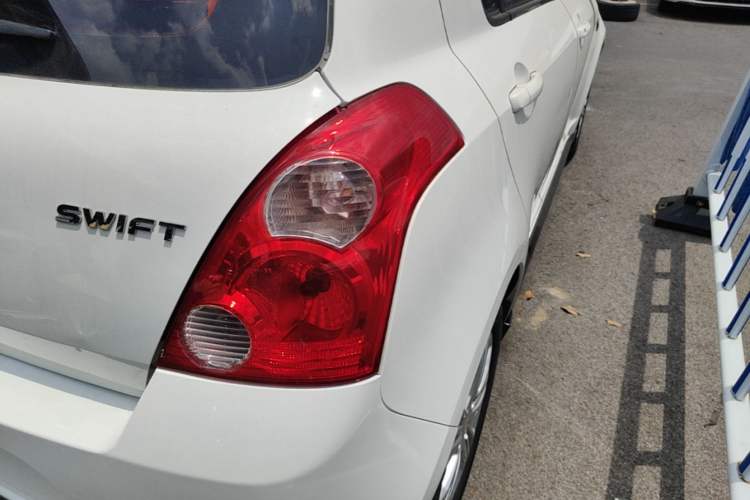 Used Suzuki Swift 2014 1.5L Automatic Fashion Edition
