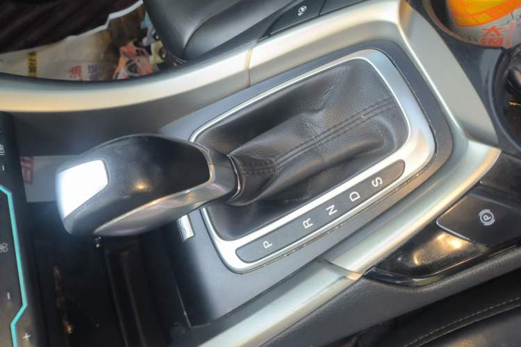 Used Ford Mondeo 2013 2.0L GTDi240 Flagship Edition Gear Lever