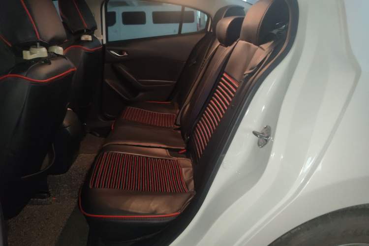 Used Mazda Mazda 3 Axela 2016 Sedan 1.5L Manual Luxury Model
