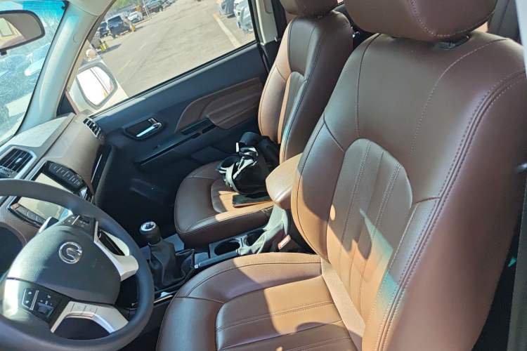 Used Great Wall Wingle 6 2017 2.4L Gasoline 4x4 Elite Version 4G69 Left Front Seat