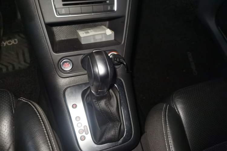 Used Volkswagen Tiguan 2016 300TSI Automatic Two-Wheel Drive Luxury Edition Gear Lever