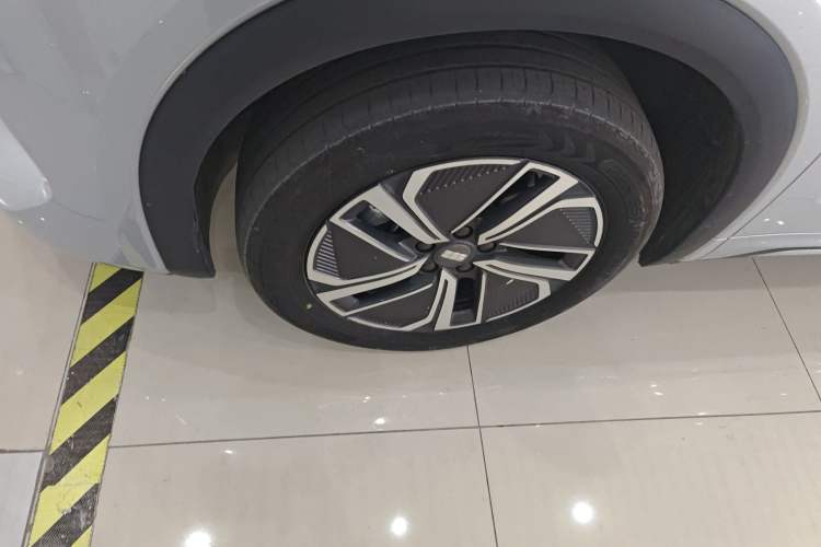 Used Geely Galaxy Galaxy Xingjian 7 EM-i 2025 120km Launch+ Version
