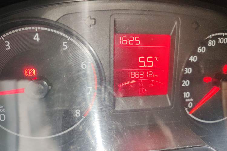 Used Volkswagen Jetta 2017 1.5L Manual Fashion Edition Odometer Close Up