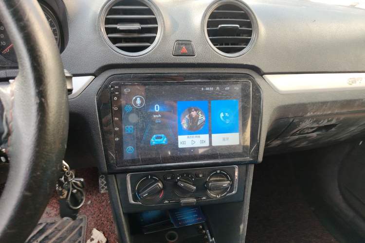 Used Volkswagen Jetta 2013 1.6L Manual Comfort Model Audio And AC Panel