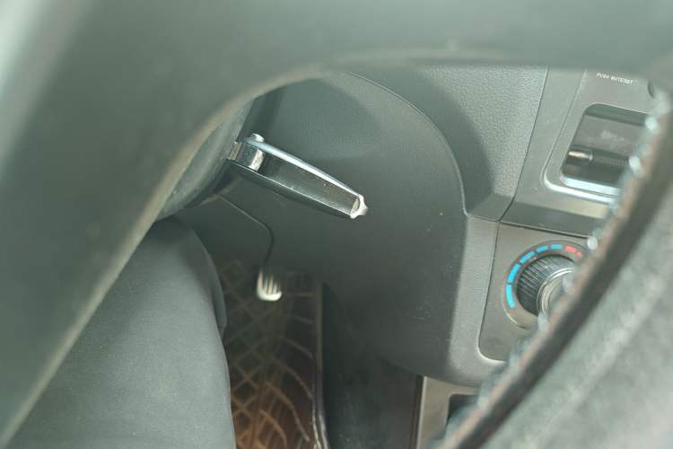 Used Dongfeng Fengon 330 2014 1.5L Manual Utility Version DK15