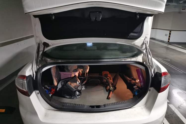 Used Ford Mondeo 2011 2.3L Luxury Model