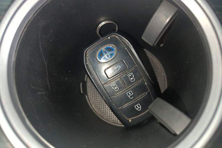 Used Toyota SIENNA 2021 2.5L Hybrid Ultimate Edition Vehicle Key