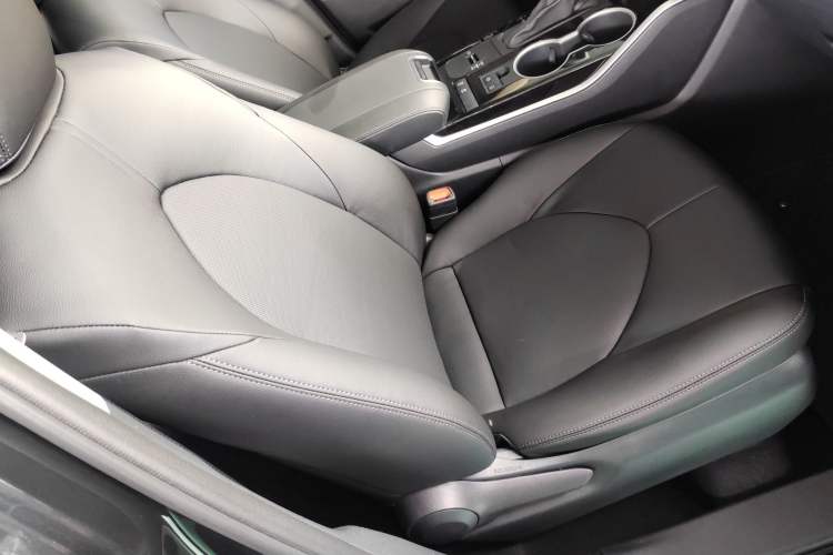 Used Toyota Highlander 2022 Dual-Engine 2.5L Two-Wheel Drive Elite Edition 7-Seater Right Front Seat