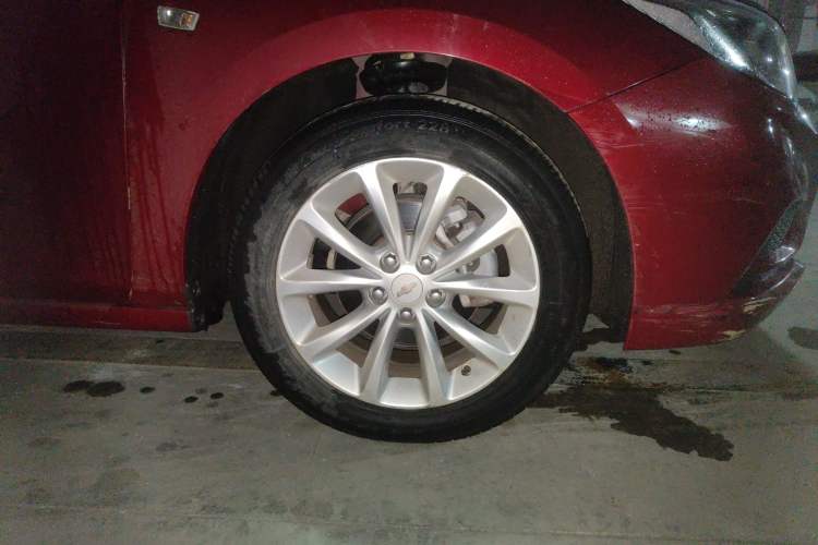 Used Chevrolet Cruze 2018 Hatchback 320 Automatic Pioneer Sunroof Edition
