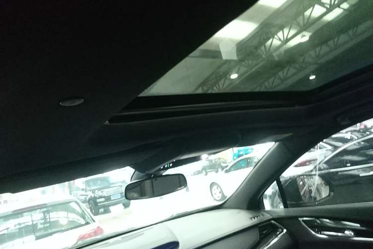 Used Cadillac XT5 2022 2.0T Two-Wheel Drive Luxury Version