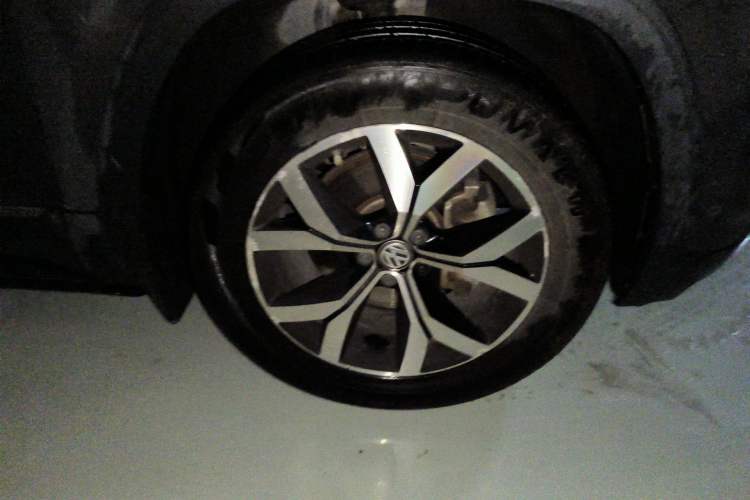 Used Volkswagen Teramont 2017 380TSI Four-Wheel Drive Luxury Edition Right Front Wheel Hub