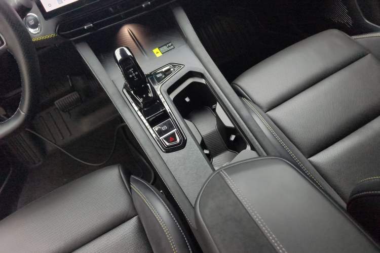 Used Lynk & Co 03 2023 2.0TD DCT JingPro Gear Lever