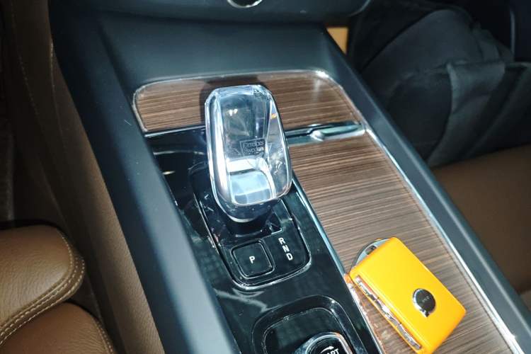 Used Volvo XC60 2024 B5 4x4 Smart Luxury Edition