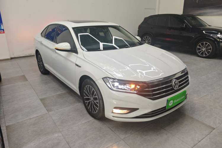 Used Volkswagen Sagitar 2021 280TSI DSG Comfort Connect Edition Front Right 45 Deg