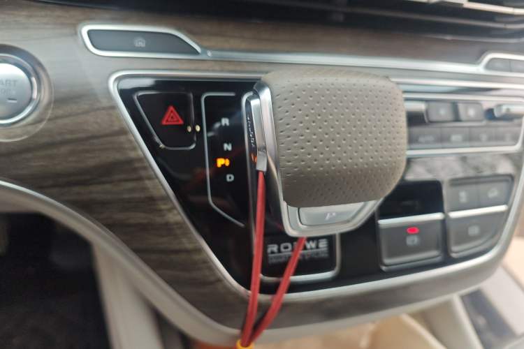 Used Roewe iMAX8 New Energy 2025 1.5T DMH Lu Zun Deluxe Edition Gear Lever