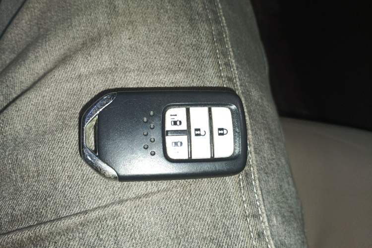 Used Honda Odyssey 2015 Revised 2.4L Luxury Edition
