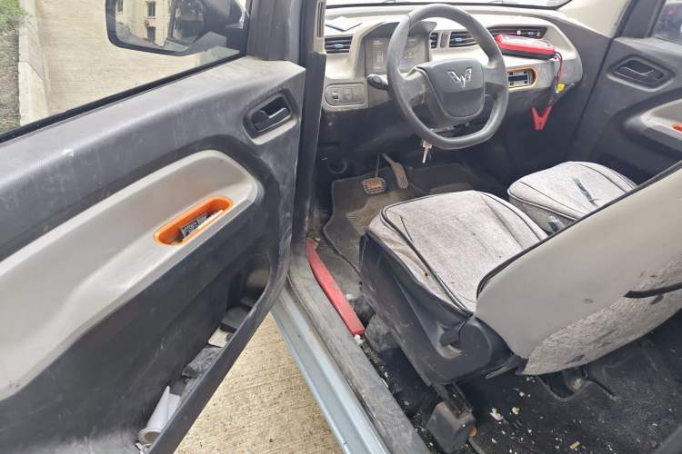 Used Wuling Hongguang MINIEV 2021 Macaron Premium Model – Lithium Iron Phosphate Driver Seat