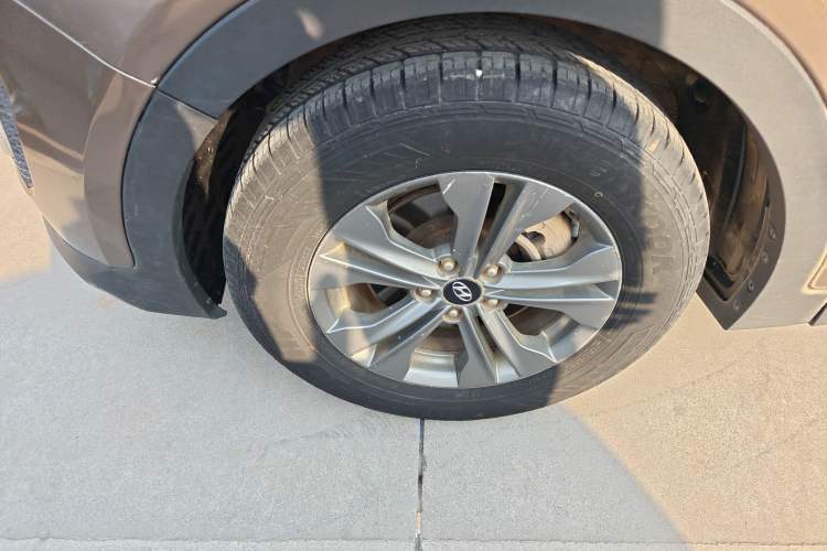 Used Hyundai Santa Fe 2013 2.4L Automatic 2WD Comfort Edition
