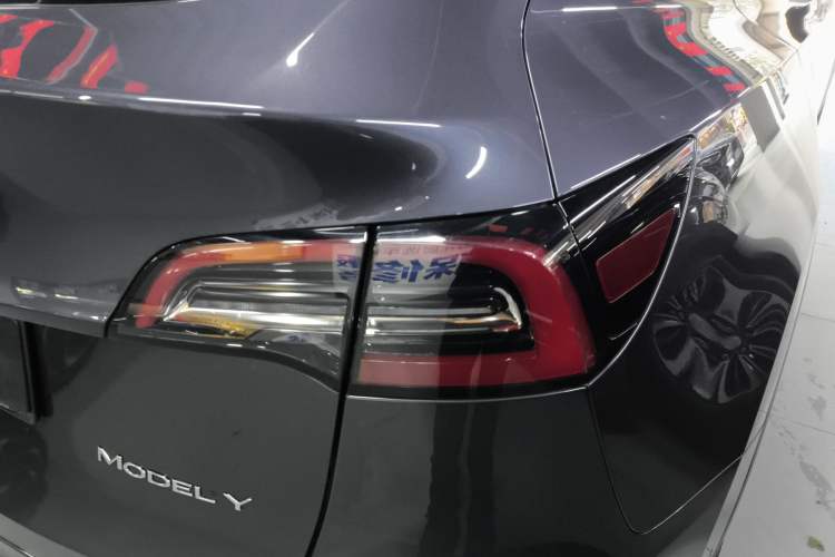 Used Tesla Model Y 2021 Long-Range All-Wheel-Drive Version 3D7