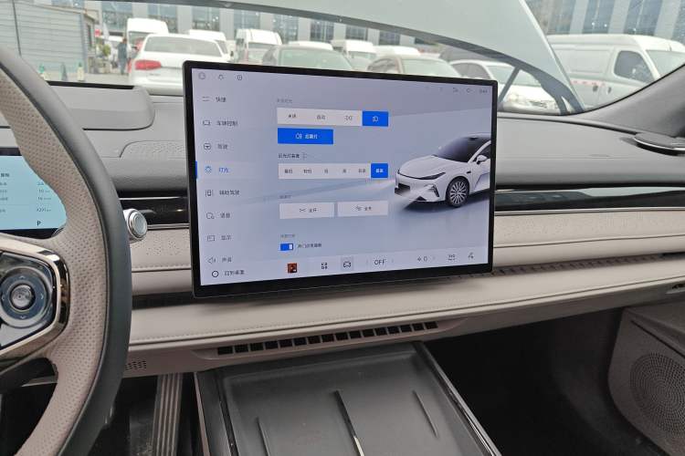 Used Geely Galaxy 8 2025 130km EM-P Starship Edition
