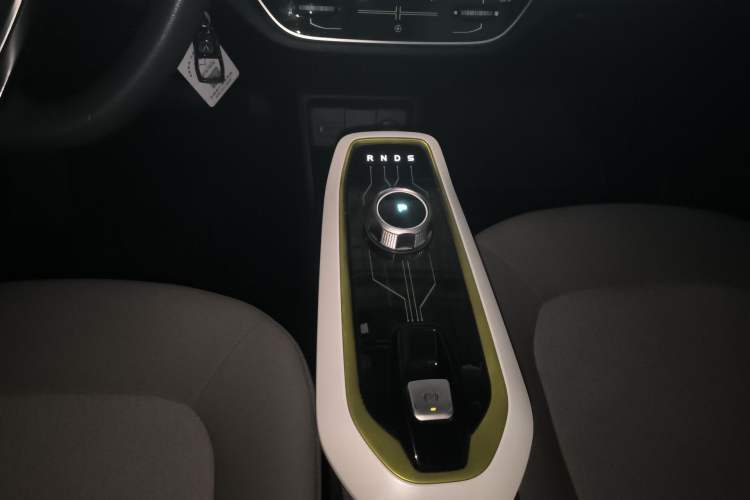 Used CHANGAN OSHAN Benni E-Star 2022 Qingxin Edition Colorful Model Lithium Iron Phosphate Gear Lever