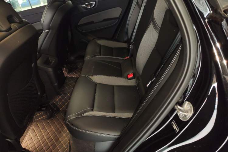 Used Volvo XC60 New Energy 2024 T8 Plug-in Hybrid Long-Range All-Wheel Drive Zhiyuan Polar Night Edition