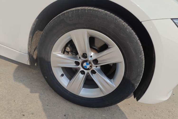 Used BMW 3 Series 2015 320i Active Edition
