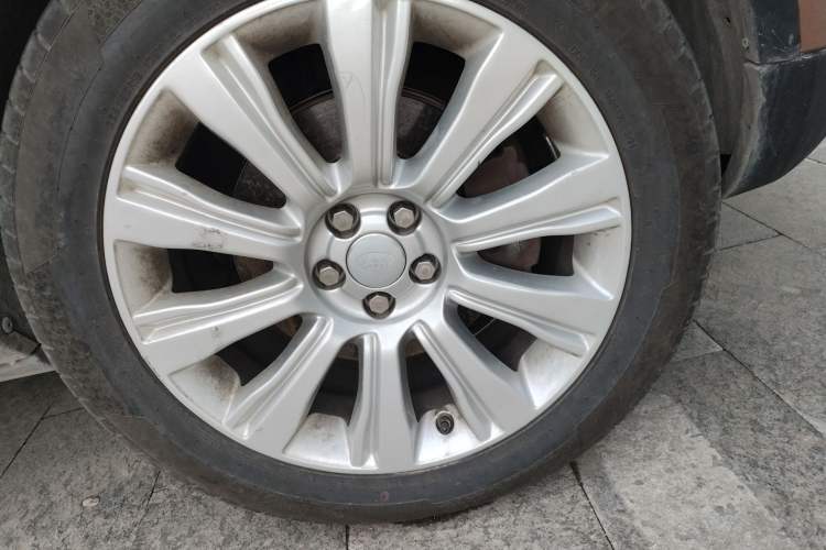 Used Land Rover Range Evoque 2017 2.0T SE Smart Glow Edition Right Front Wheel Hub