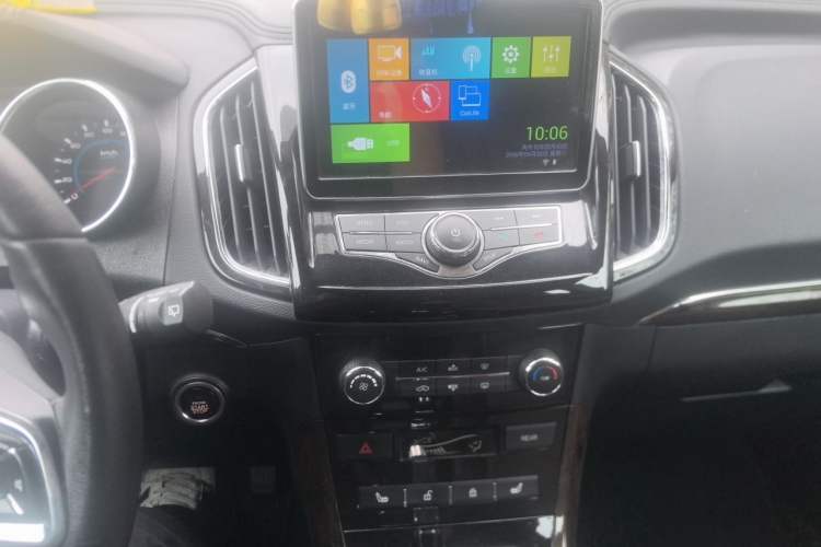 Used Lifan Auto Xuanlang 2017 2.0L Manual Comfort Version
