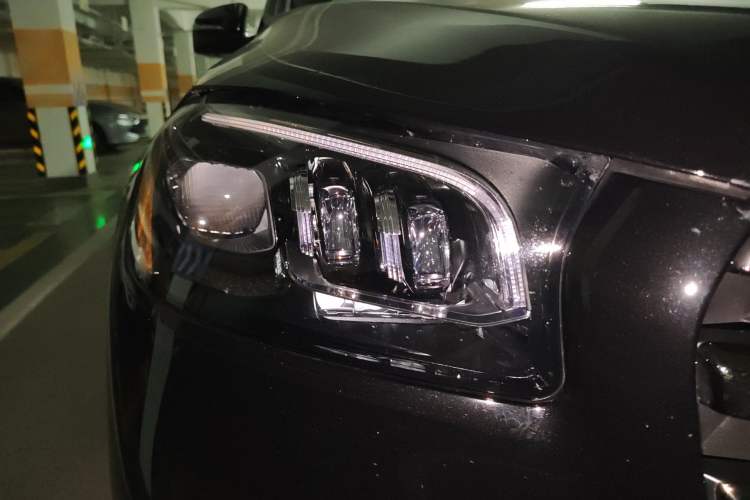 Used Mercedes-Benz GLS  Right Front Headlight