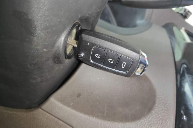 Used Wuling Rongguang V 2016 1.5L Standard Version Vehicle Key
