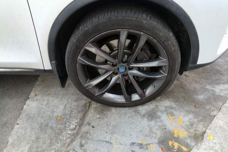 Used BYD Tang New Energy 2018 DM 2.0T All-Wheel Drive Smart Connect Advanced Model 7 Seats China V Emission Standard