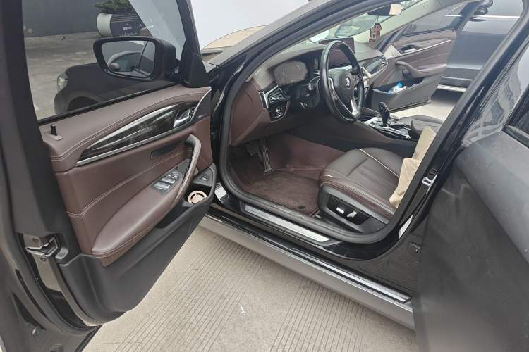 Used BMW 5 Series 2021 525Li Luxury Package Driver Seat